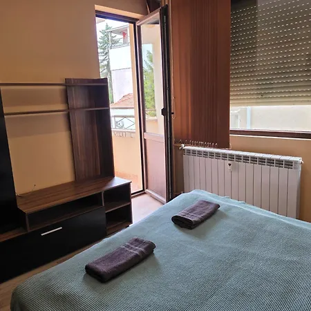 Spacious 4-room Flat In Center - Sleeps 6 - Walk Everywhere Apartment *