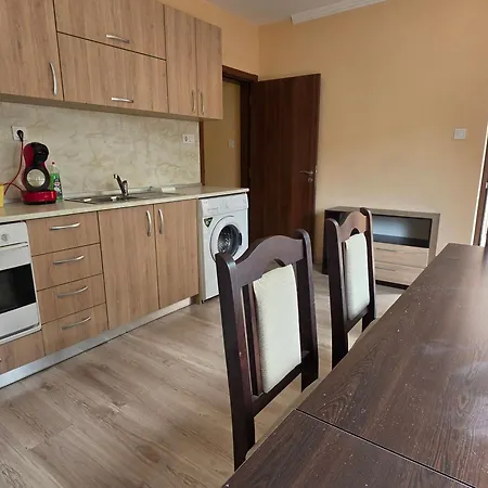 Apartment Spacious 4-room Flat In Center - Sleeps 6 - Walk Everywhere Pleven