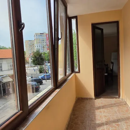 Spacious 4-room Flat In Center - Sleeps 6 - Walk Everywhere Apartment *