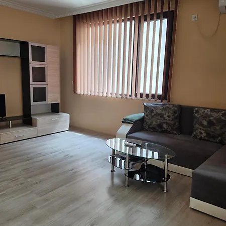 Spacious 4-room Flat In Center - Sleeps 6 - Walk Everywhere *