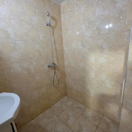 Spacious 4-room Flat In Center - Sleeps 6 - Walk Everywhere * Pleven