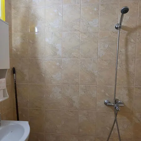 Spacious 4-room Flat In Center - Sleeps 6 - Walk Everywhere *