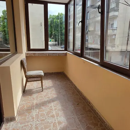 Spacious 4-room Flat In Center - Sleeps 6 - Walk Everywhere *