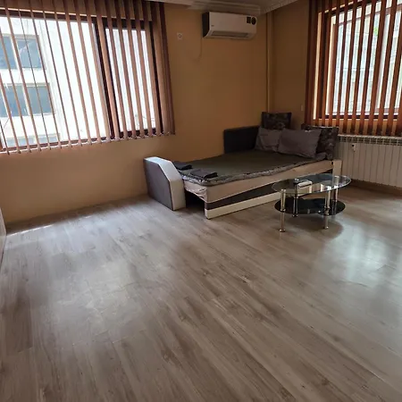 Spacious 4-room Flat In Center - Sleeps 6 - Walk Everywhere Apartment *