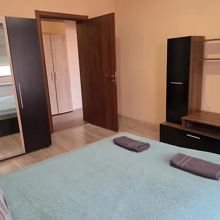Spacious 4-room Flat In Center - Sleeps 6 - Walk Everywhere Apartment